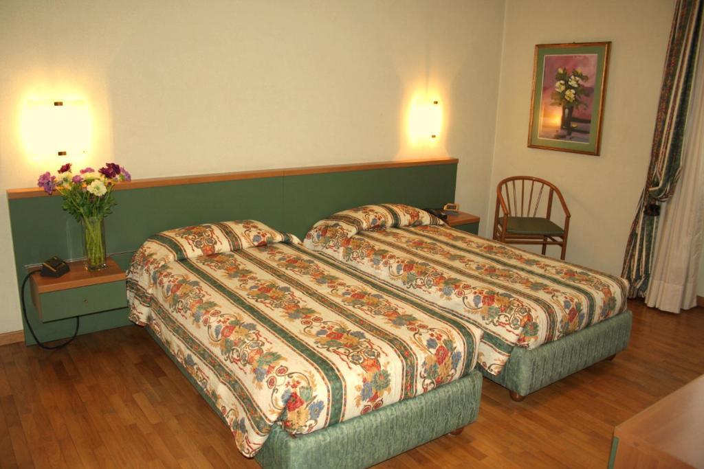 Hotel Gambara Cameră foto