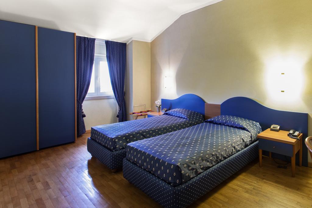 Hotel Gambara Cameră foto