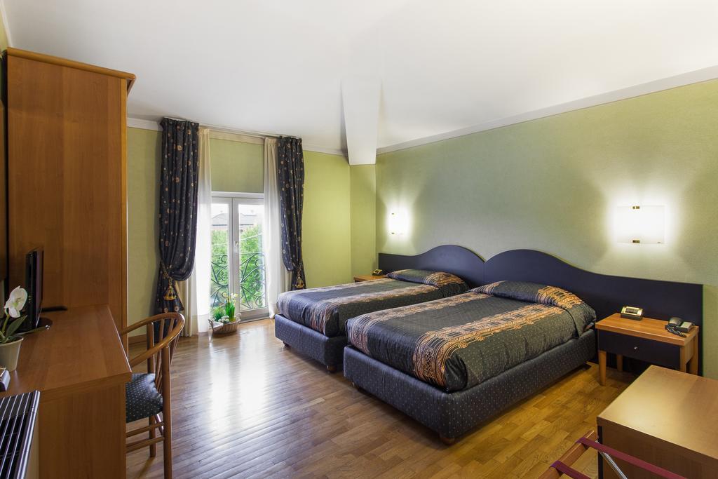 Hotel Gambara Cameră foto