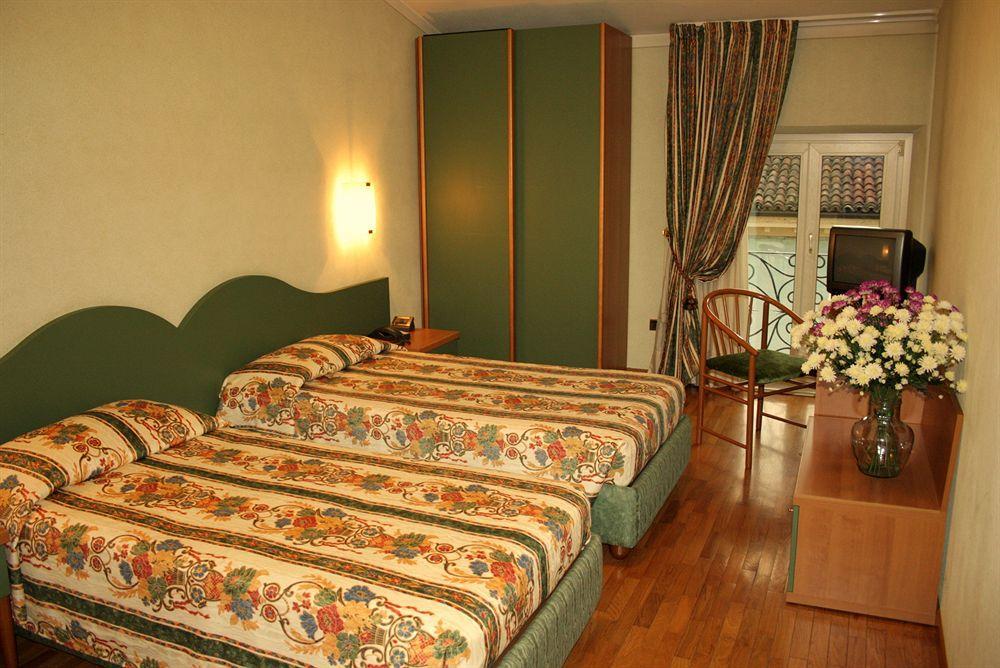 Hotel Gambara Exterior foto
